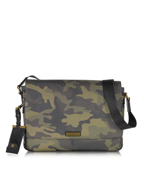 michael kors mens jet set denim camo large messenger bag|Michael Kors Messenger bags for Men .